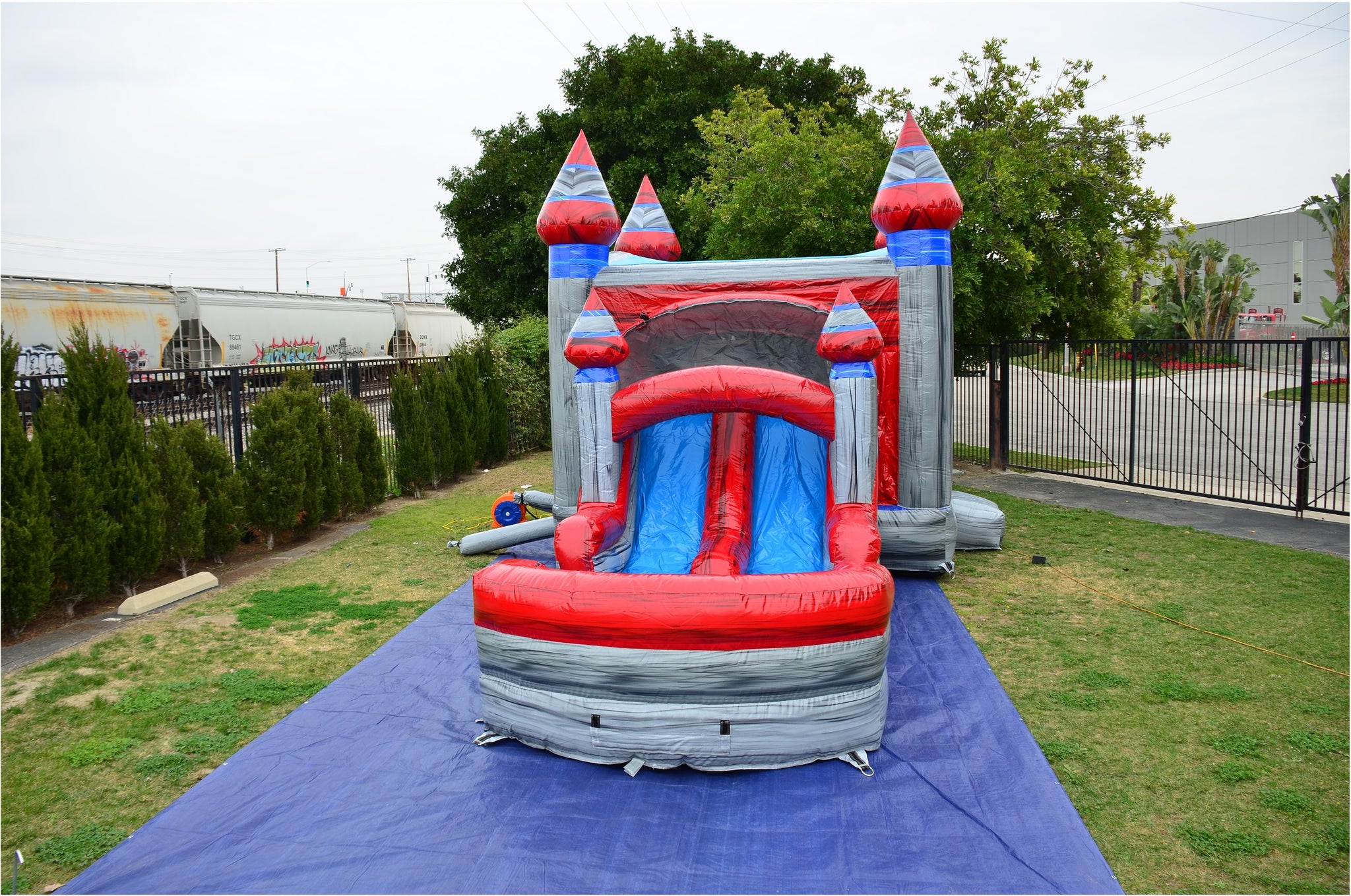 TITANIUM BOUNCE HOUSE DUAL LANE COMBO RENTAL WITH SLIDE WET or DRY – A ...