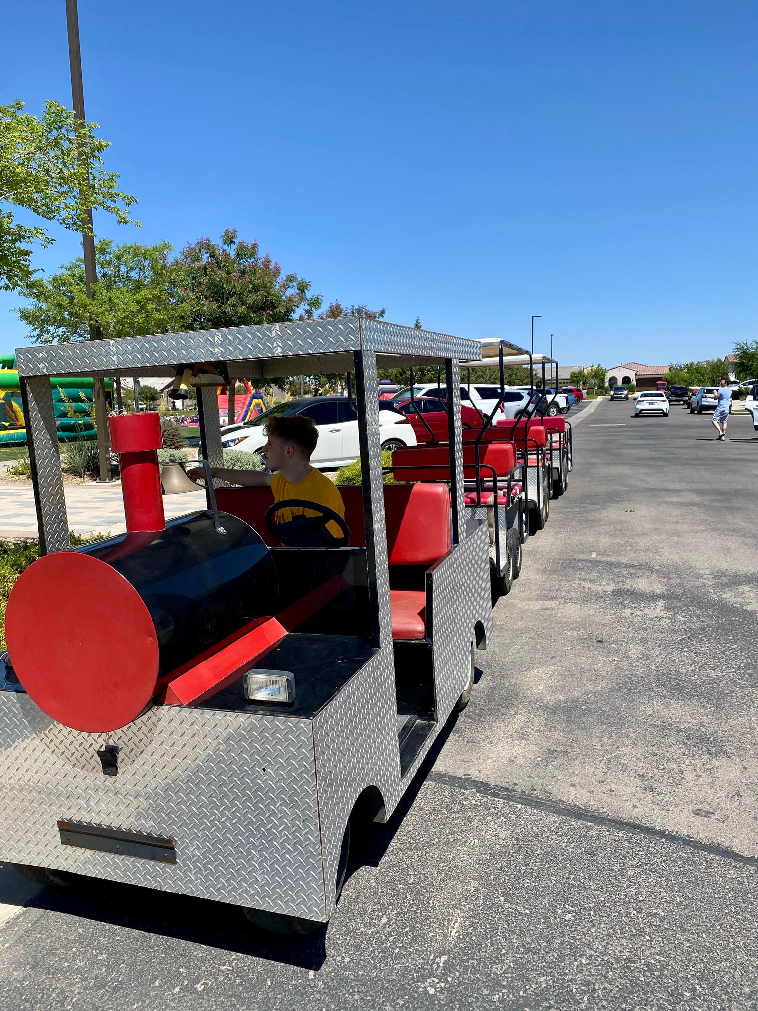 Train Rental Trackless Train – A Perfect Party Rental